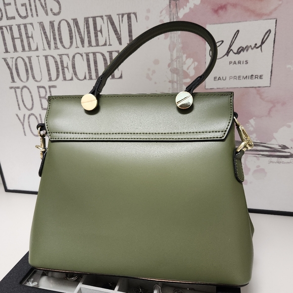 Hand Bag - Picture 1 of 4